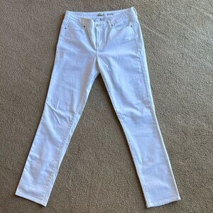 NWOT Calvin Klein size 8 white jeans